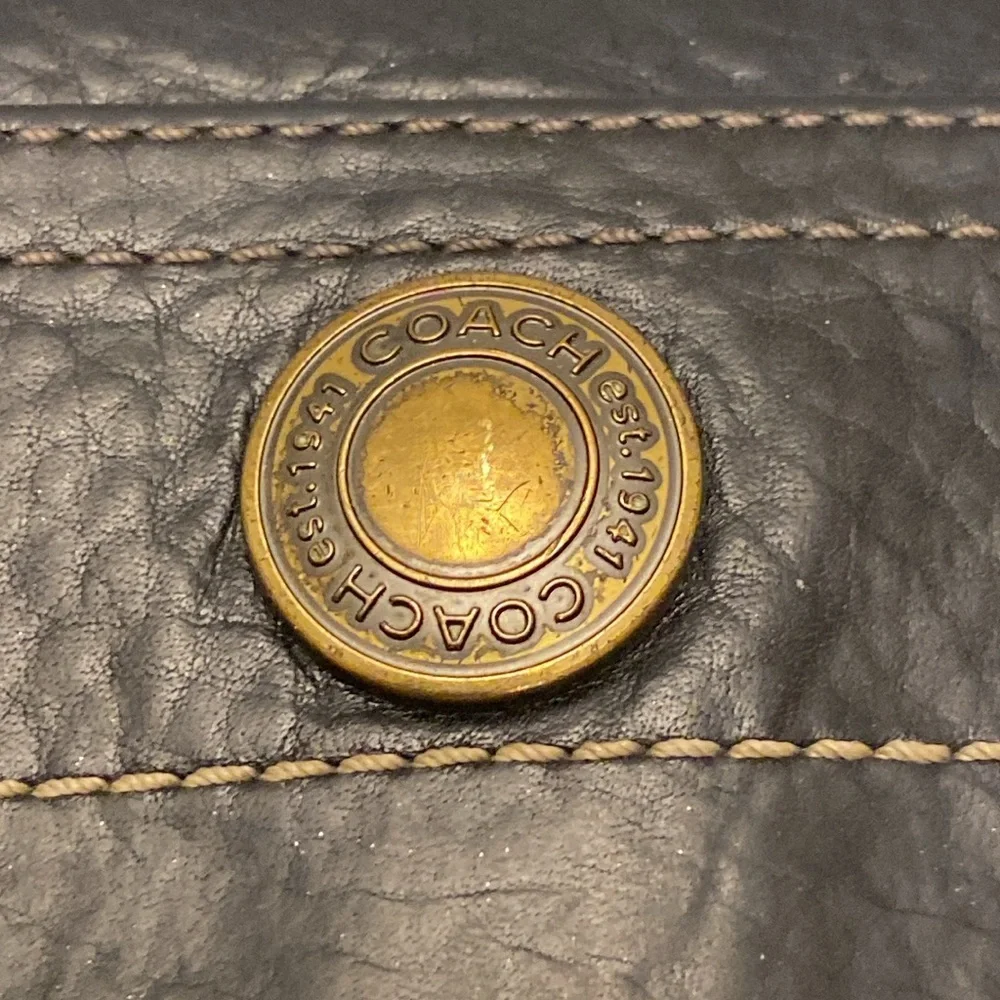 Coach Women’s Black Leather Zip Around Wallet - Picture 6 of 9